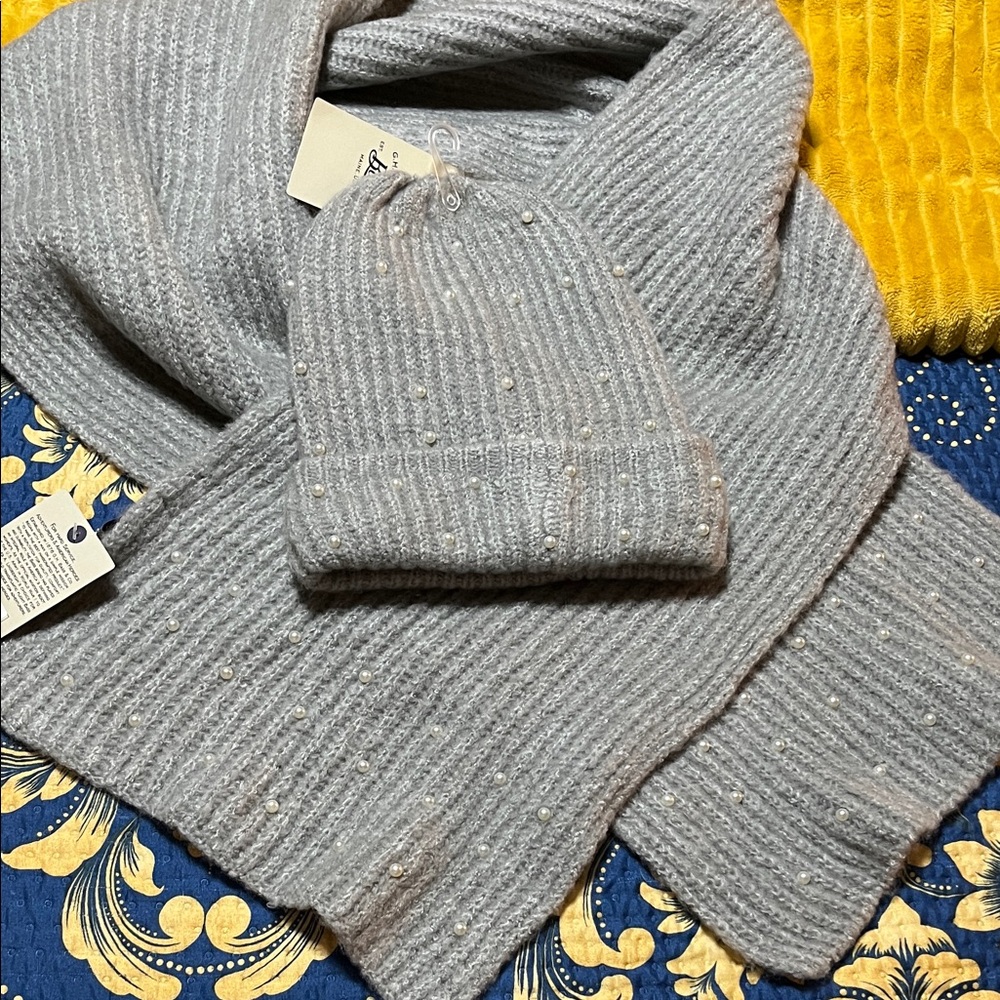 G.H. Bass & Co.  Gray Beanie with Pearls - Picture 6 of 9